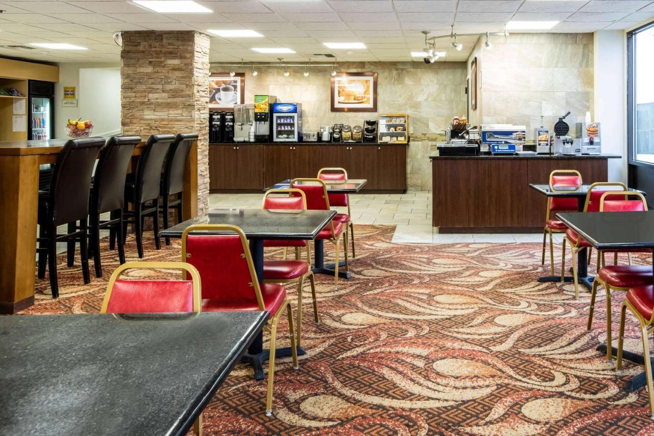 La Quinta Inn By Wyndham Davenport & Conference Center Dış mekan fotoğraf