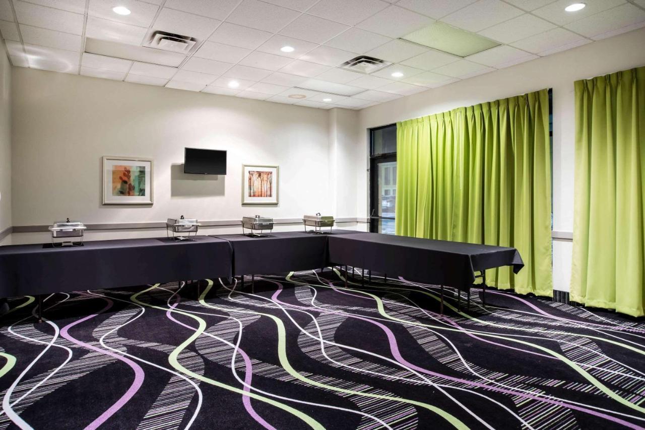 La Quinta Inn By Wyndham Davenport & Conference Center Dış mekan fotoğraf